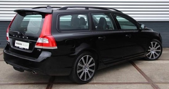 Left hand drive VOLVO V70 T5 Dynamic Edition
