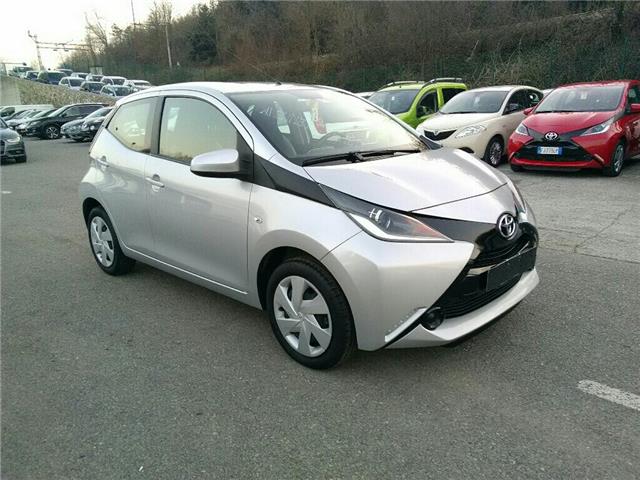 Lhd TOYOTA AYGO (04/2017) - silver 