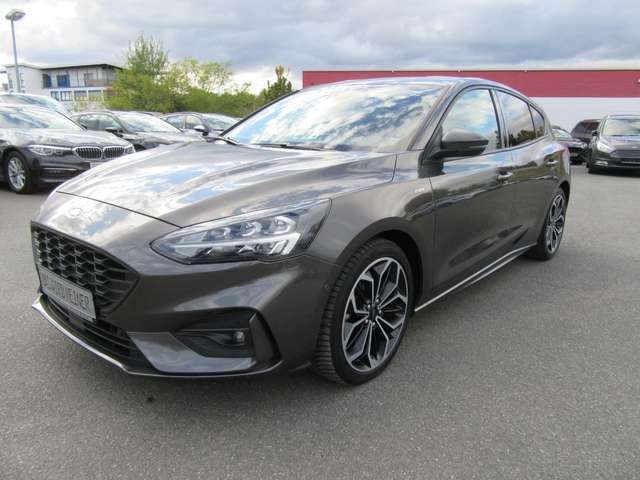 Left hand drive FORD FOCUS ST-Line Autom