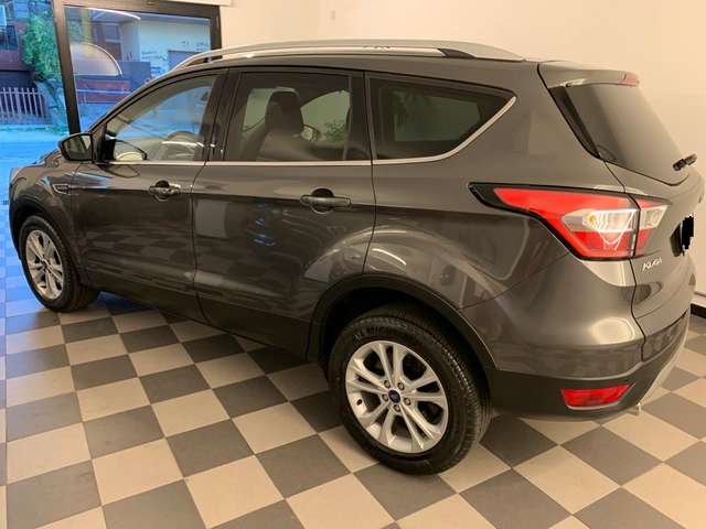 Left hand drive FORD KUGA 1.5 TDCI 120 CV S&S 2WD 