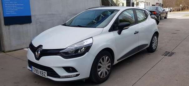Left hand drive RENAULT CLIO TCe Life 55kW