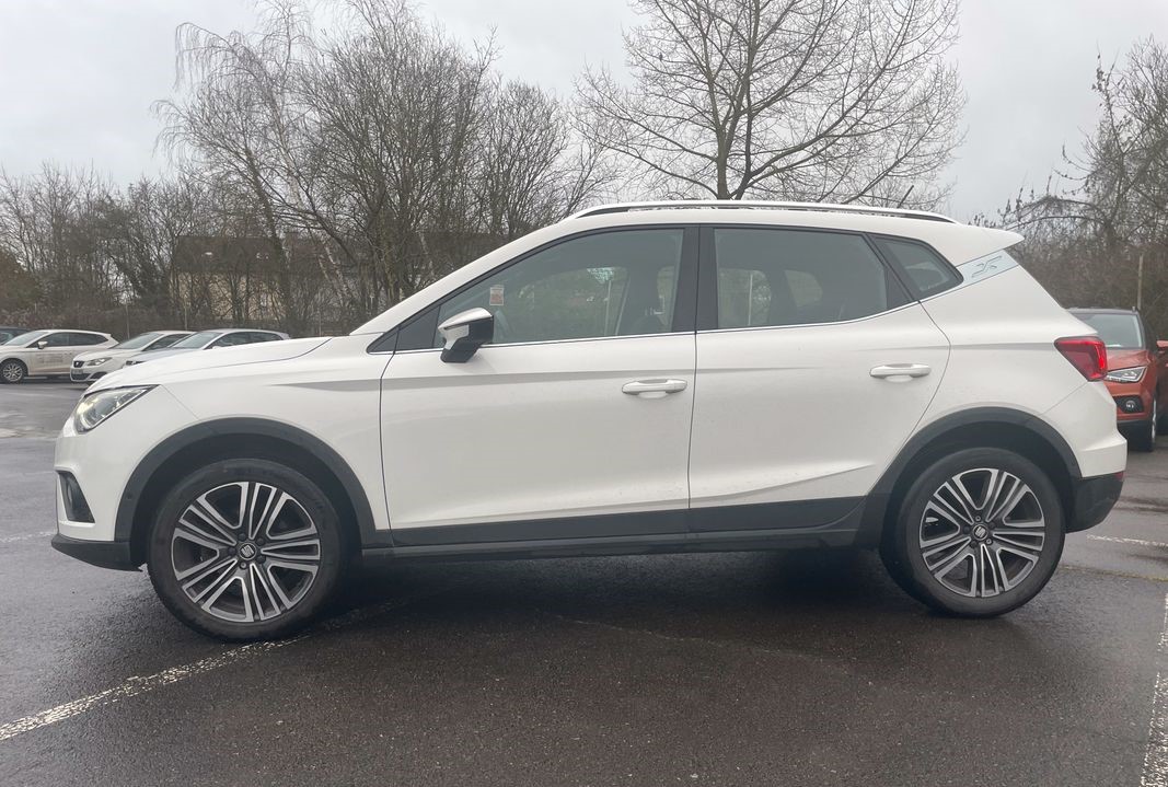 Left hand drive SEAT ARONA 1.0 XCELLENCE FRENCH REG