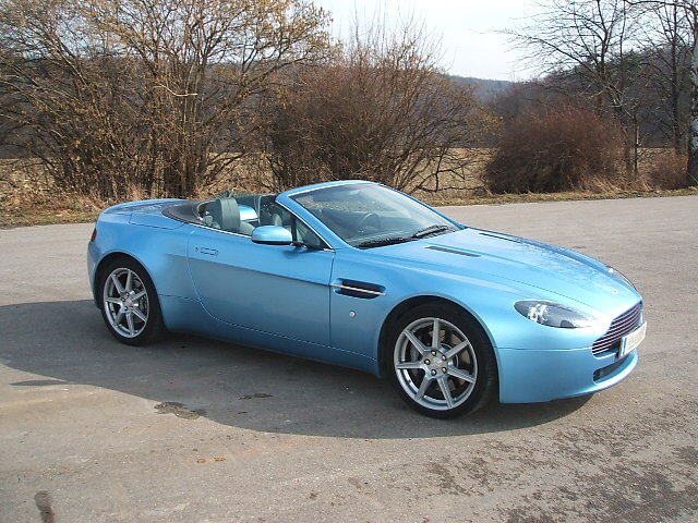 3437a-car-aston%20martin-v8-1.jpg