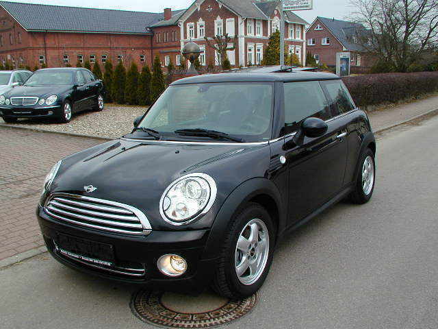 voiture MINI COOPER 01 06 2009 Metallic Midnight Black lieu