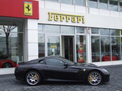 LHD FERRARI 599 01 01 2010 Daytona Black lieu