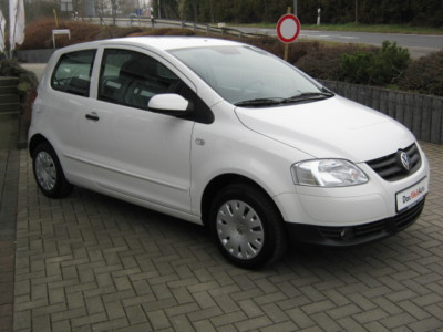 voiture VOLKSWAGEN FOX 01 06 2009 Candy White lieu