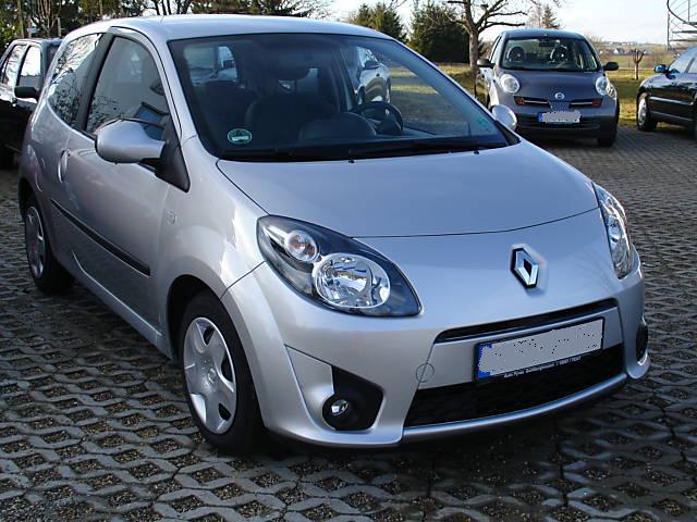 voiture RENAULT TWINGO 01 12 2007 Metallic Silver lieu