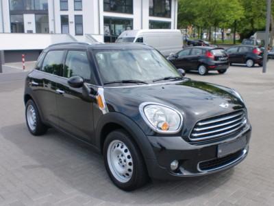 voiture MINI COUNTRYMAN 01 12 2010 Metallic Absolute Black lieu