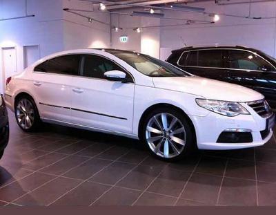 voiture VOLKSWAGEN PASSAT CC 01 07 2010 Candy White lieu