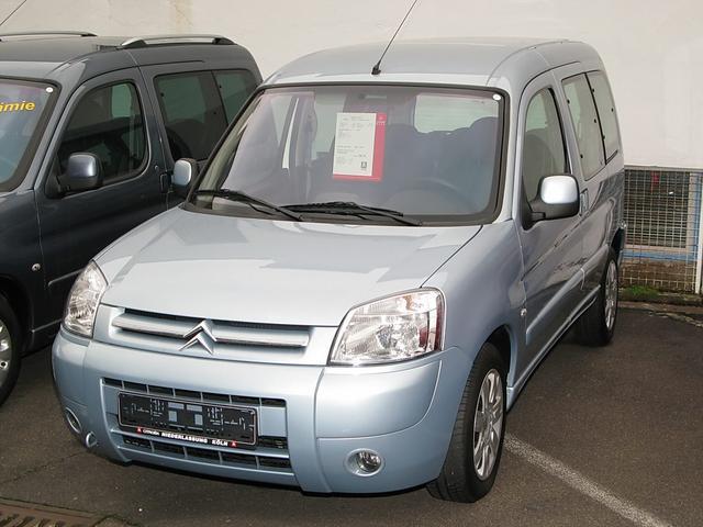 voiture CITROEN BERLINGO 01 02 2008 Metallic Hell Blue lieu