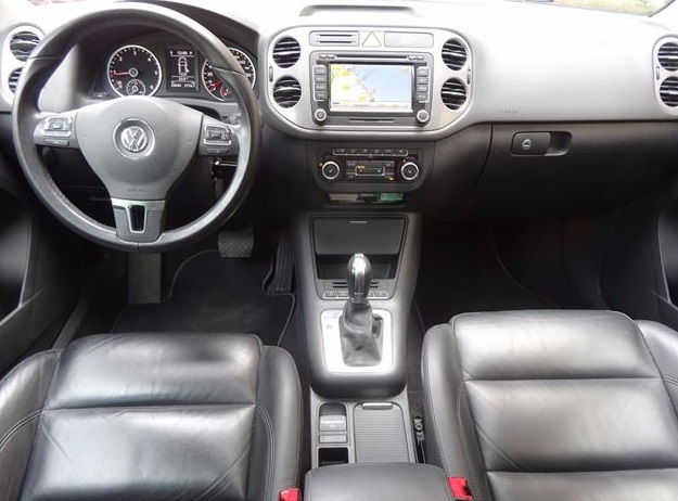 Left hand drive car VOLKSWAGEN TIGUAN (01/02/2011) - 