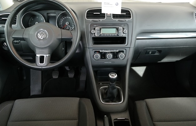 VOLKSWAGEN GOLF (01/12/2010) - 