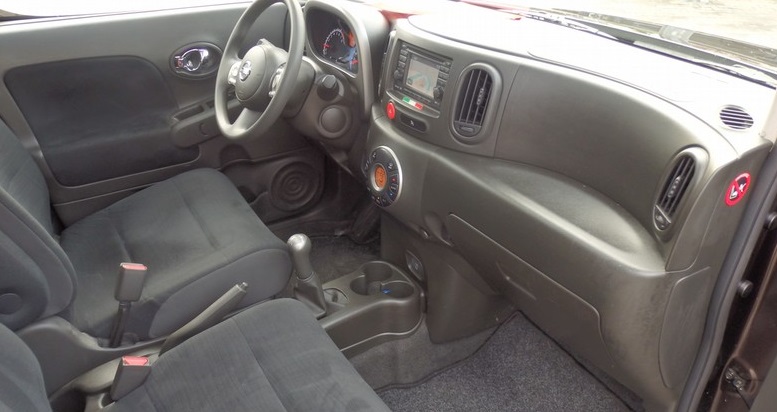 left hand drive NISSAN CUBE (00/00/0) -  