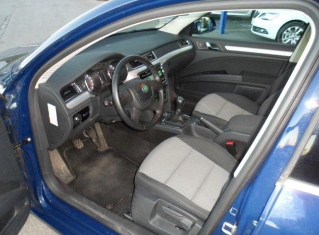 Left hand drive car SKODA SUPERB (01/02/2012) - 