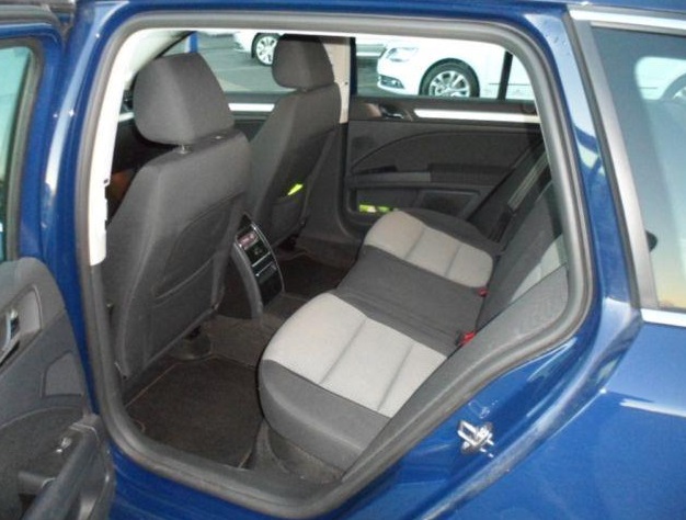 left hand drive SKODA SUPERB (01/02/2012) -  