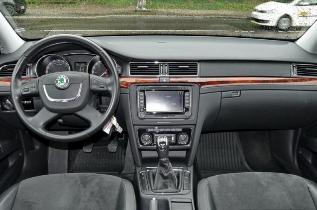 left hand drive SKODA SUPERB (01/03/2012) -  