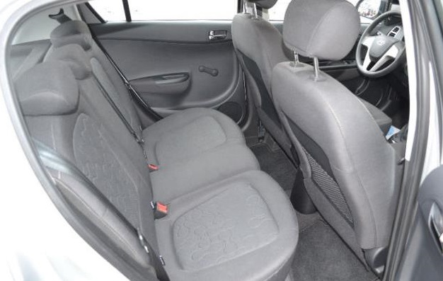 left hand drive HYUNDAI i20 (01/05/2012) -  