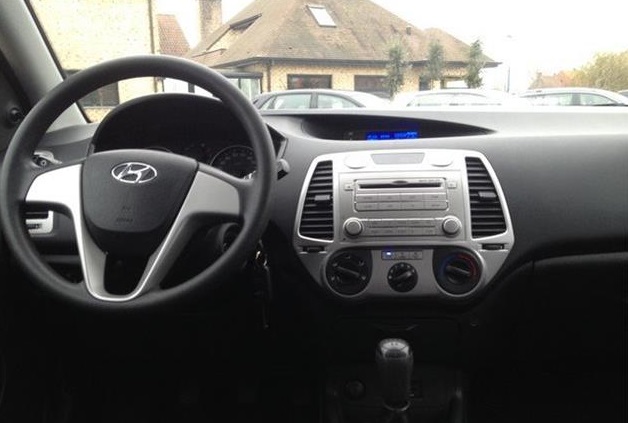 left hand drive HYUNDAI i20 (01/09/2012) -  