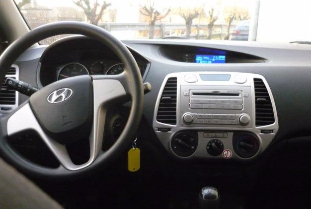 left hand drive HYUNDAI i20 (01/11/2012) -  
