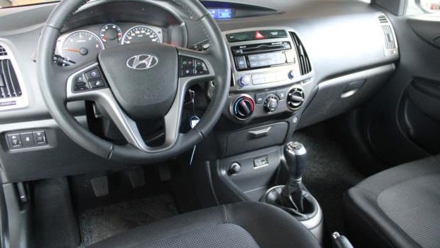 HYUNDAI i20 (01/09/2013) - 