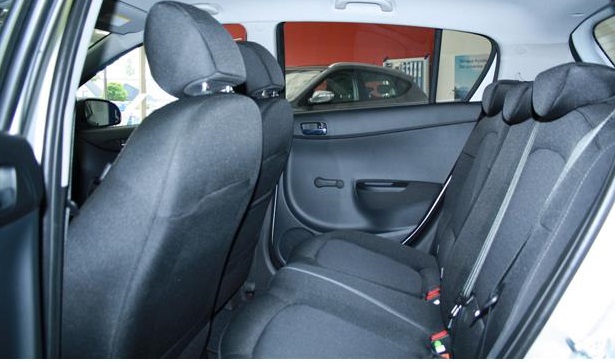 left hand drive HYUNDAI i20 (01/03/2014) -  