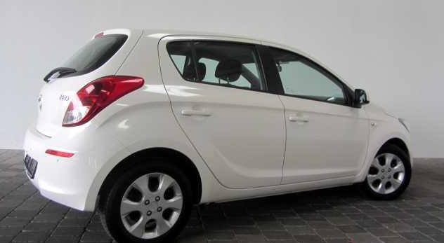 Left hand drive HYUNDAI i20 1.4 TREND