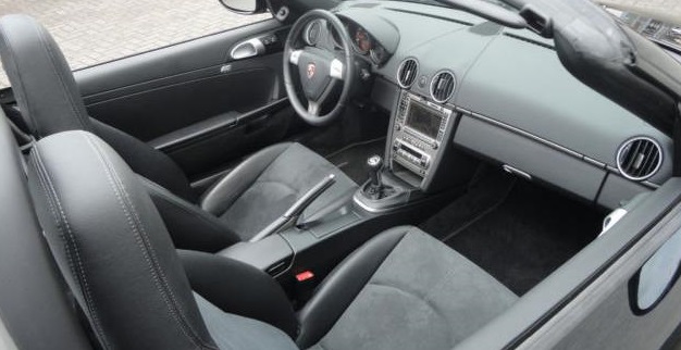 Left hand drive car PORSCHE BOXSTER (01/07/2008) - 