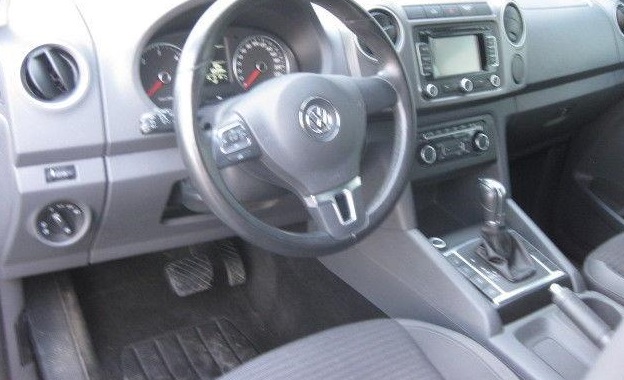 Left hand drive car VOLKSWAGEN AMAROK (01/01/2013) - 