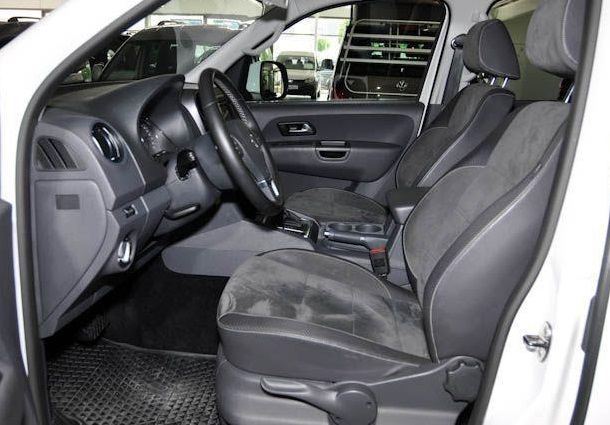 Left hand drive car VOLKSWAGEN AMAROK (01/12/2013) - 