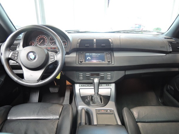 Left hand drive car BMW X5 (01/10/2006) - 