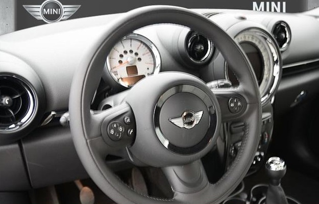 left hand drive MINI PACEMAN (01/10/2013) -  