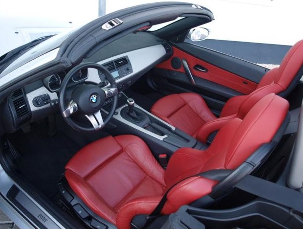 Left hand drive car BMW Z4 (01/05/2005) - 