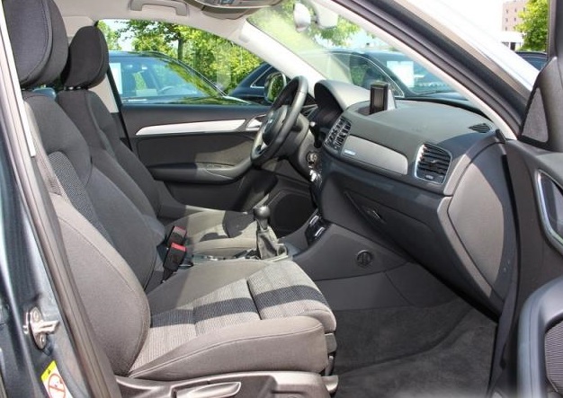 Left hand drive car AUDI Q3 (01/04/2012) - 