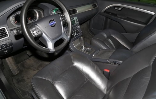 left hand drive VOLVO V70 (01/08/2009) -  