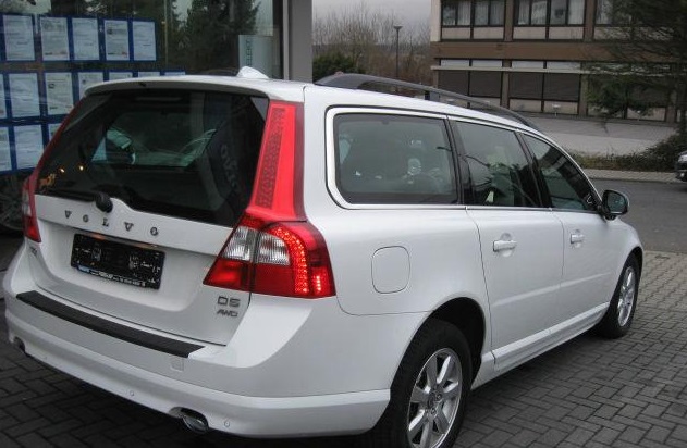 VOLVO V70 (01/12/2011) - 