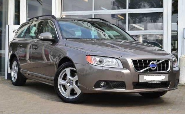 VOLVO V70 (01/07/2010) - 