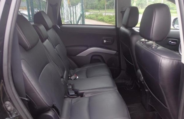 left hand drive MITSUBISHI OUTLANDER (01/01/2011) -  