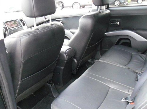 left hand drive MITSUBISHI OUTLANDER (01/04/2012) -  