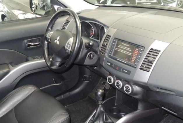 Left hand drive car MITSUBISHI OUTLANDER (01/12/2009) - 