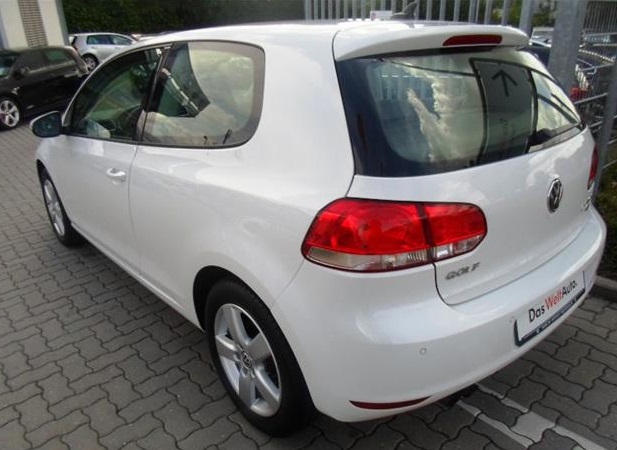 VOLKSWAGEN GOLF (01/06/2012) - 