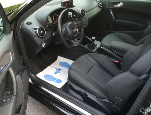 Left hand drive car AUDI A1 (01/05/2011) - 