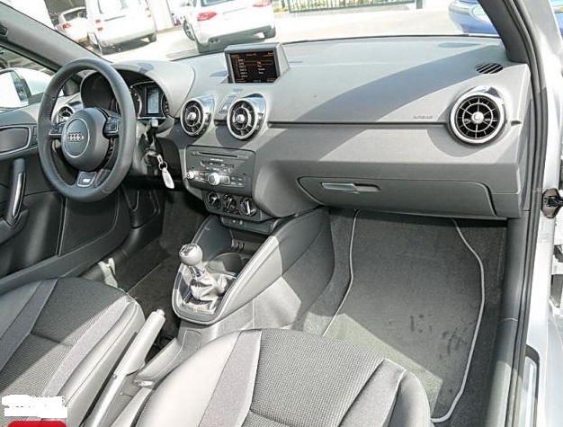 AUDI A1 (01/08/2012) - 