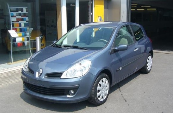 Left hand drive RENAULT CLIO 1.5 DCI PRIVILEGE