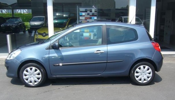 Left hand drive RENAULT CLIO 1.5 DCI PRIVILEGE