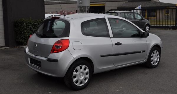 Left hand drive RENAULT CLIO 1.5 DCI AUTHENTIQUE