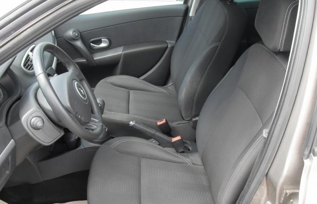 Left hand drive car RENAULT CLIO (01/11/2009) - 