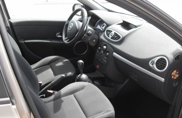 left hand drive RENAULT CLIO (01/11/2009) -  