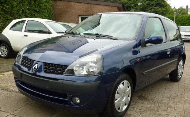 RENAULT CLIO (01/02/2002) - 