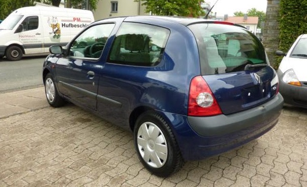 RENAULT CLIO (01/02/2002) - 