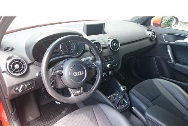 Left hand drive car AUDI A1 (01/12/2010) - 